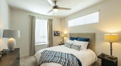 One Bedroom Apartment Rentals in Spring, TX - Model Bedroom with Ceiling Fan