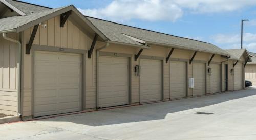 Three Bedroom Apartment Rentals in Spring, TX - Private Garages 